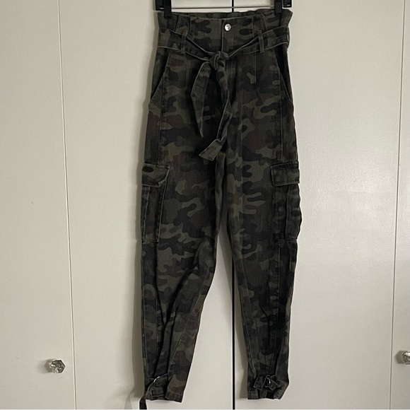 ZARA “The Joy Paperbag” Camouflage Pants - Picture 6 of 15